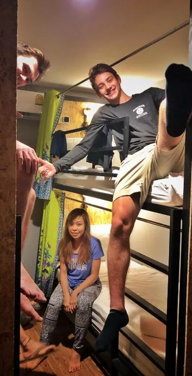 Etagenbett im gemischten Schlafsaal — OK CHIC PHUKET HOSTEL